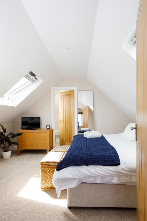 'Orchard Croft Lodge - Chichester', Book-Direct, New Home 1,367 Sq' Ft' , Can Sleep 8 On Request , Split & Link 'Super King' Size Beds, Free Wi-Fi, Sky Tv & Sky Sports, 9 - Minutes From West Wittering Beach, Very Quiet Location, Dog Friendly Luaran gambar