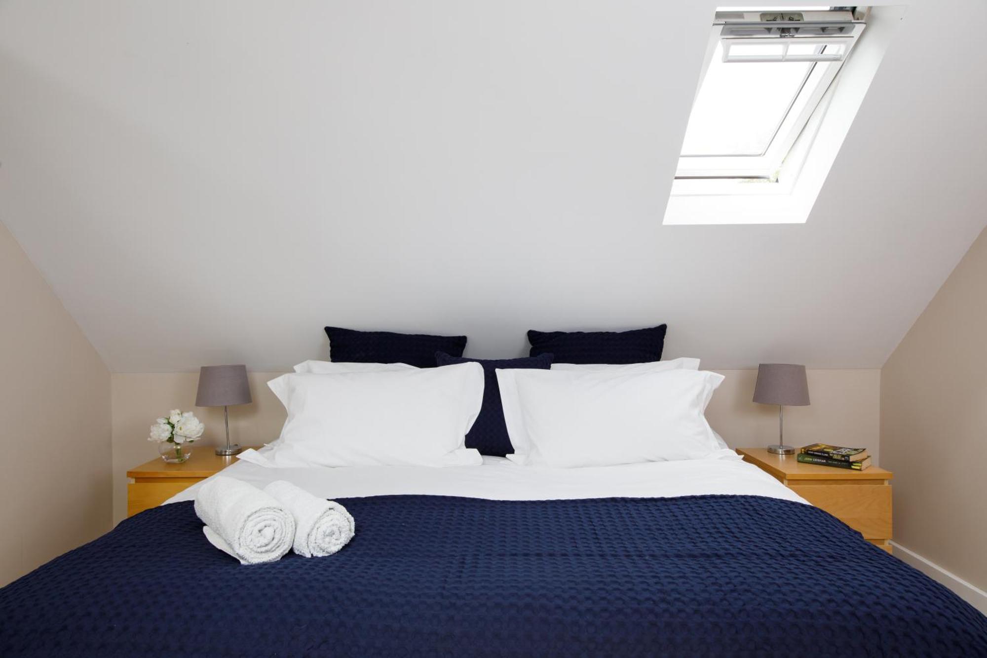 'Orchard Croft Lodge - Chichester', Book-Direct, New Home 1,367 Sq' Ft' , Can Sleep 8 On Request , Split & Link 'Super King' Size Beds, Free Wi-Fi, Sky Tv & Sky Sports, 9 - Minutes From West Wittering Beach, Very Quiet Location, Dog Friendly Luaran gambar